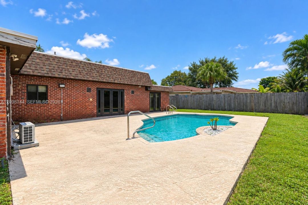 En Venta: $509,900 (3 camas, 2 baños, 1749 Pies cuadrados)