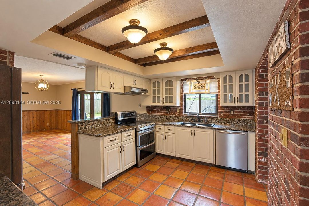 En Venta: $509,900 (3 camas, 2 baños, 1749 Pies cuadrados)