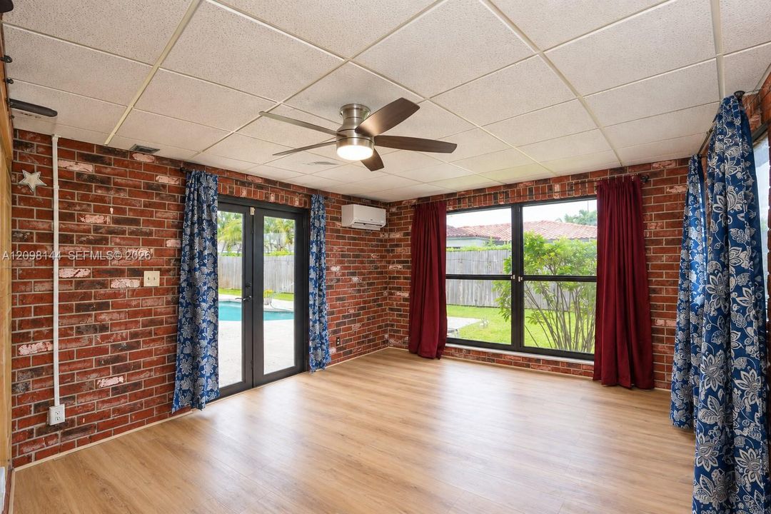 En Venta: $509,900 (3 camas, 2 baños, 1749 Pies cuadrados)