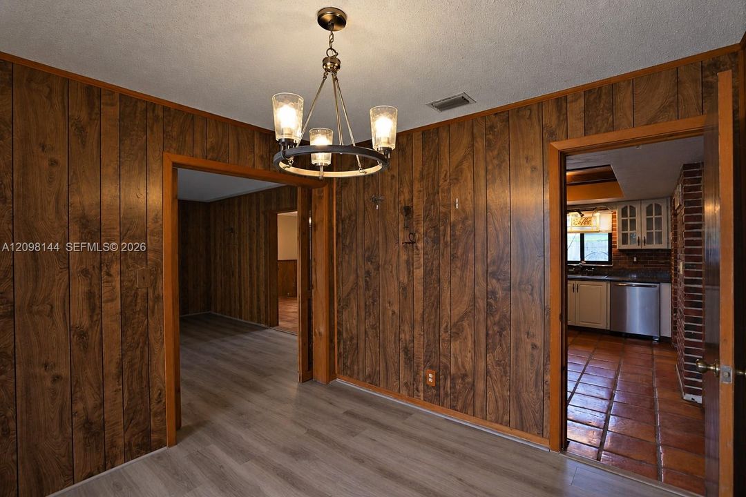 En Venta: $509,900 (3 camas, 2 baños, 1749 Pies cuadrados)