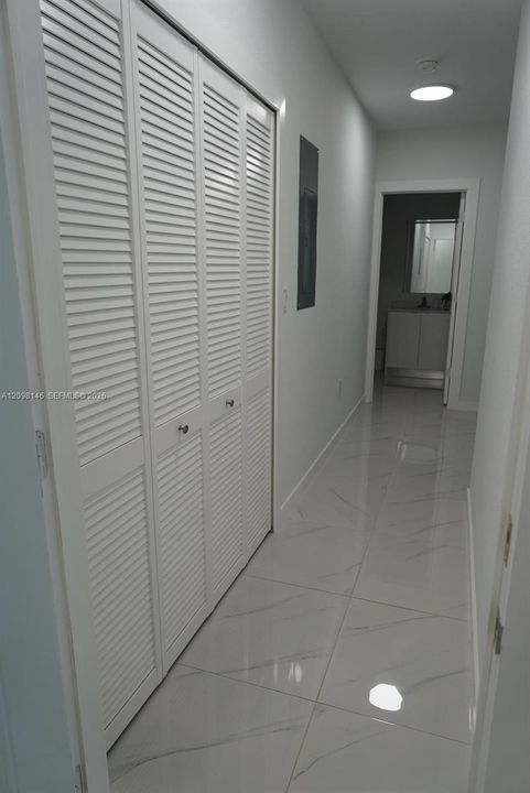 待售: $550,000 (4 贝兹, 3 浴室, 0 平方英尺)