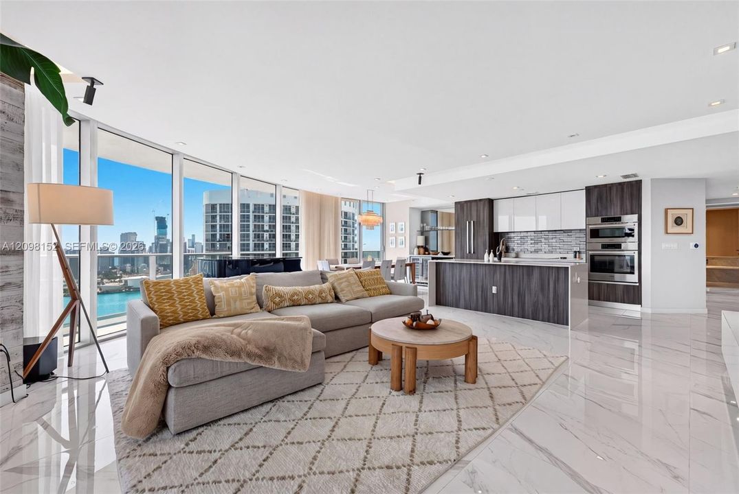 For Rent: $18,000 (3 beds, 4 baths, 2018 Square Feet)
