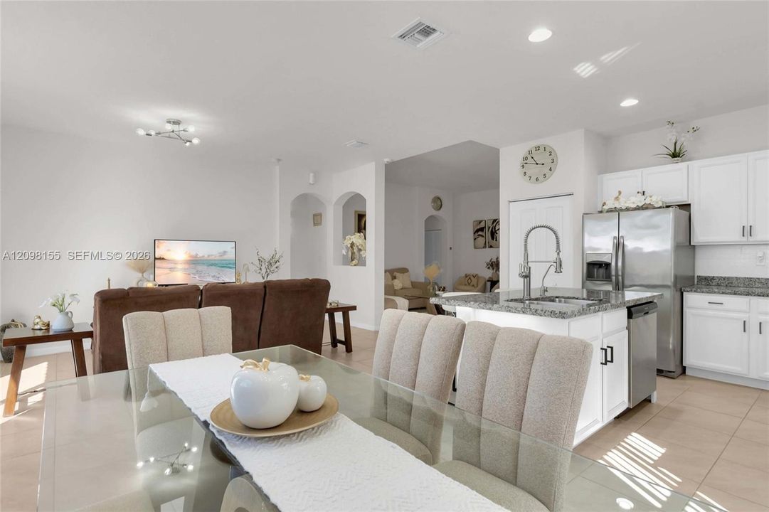 En Venta: $599,000 (3 camas, 2 baños, 1698 Pies cuadrados)