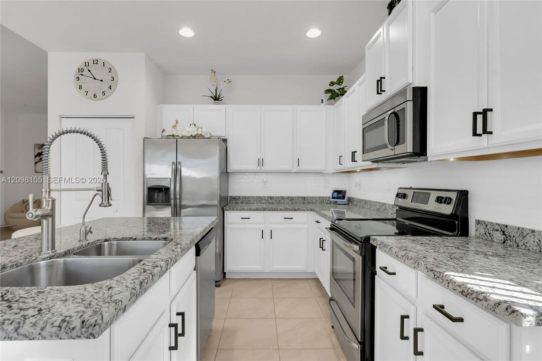 En Venta: $599,000 (3 camas, 2 baños, 1698 Pies cuadrados)