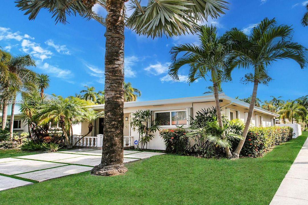 For Rent: $6,300 (3 beds, 2 baths, 1499 Square Feet)