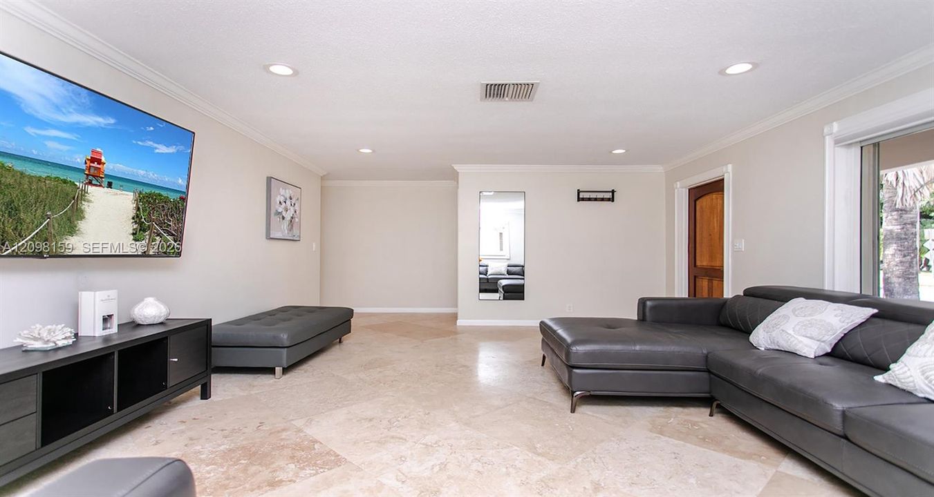 For Rent: $6,300 (3 beds, 2 baths, 1499 Square Feet)