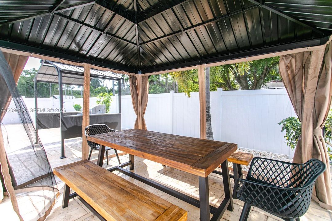For Rent: $6,300 (3 beds, 2 baths, 1499 Square Feet)
