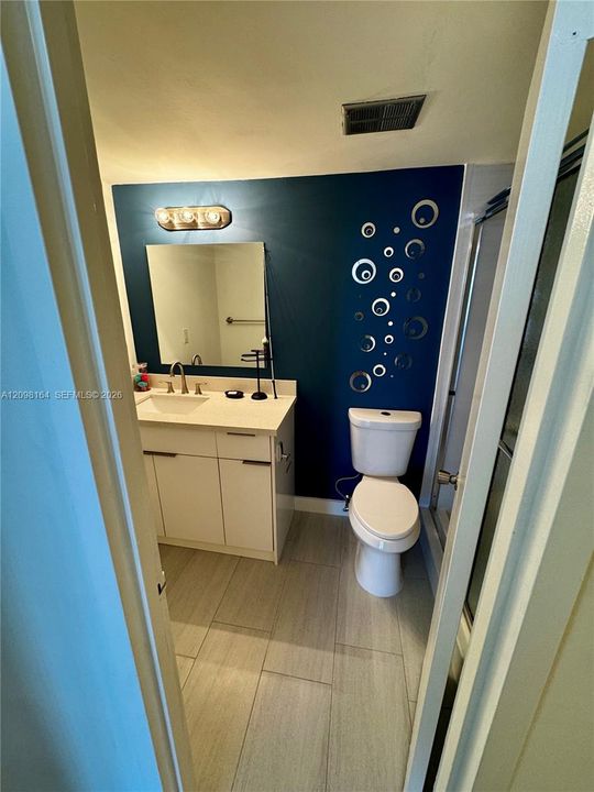На продажу: $385,000 (2 спален, 2 ванн, 1420 Квадратных фут)