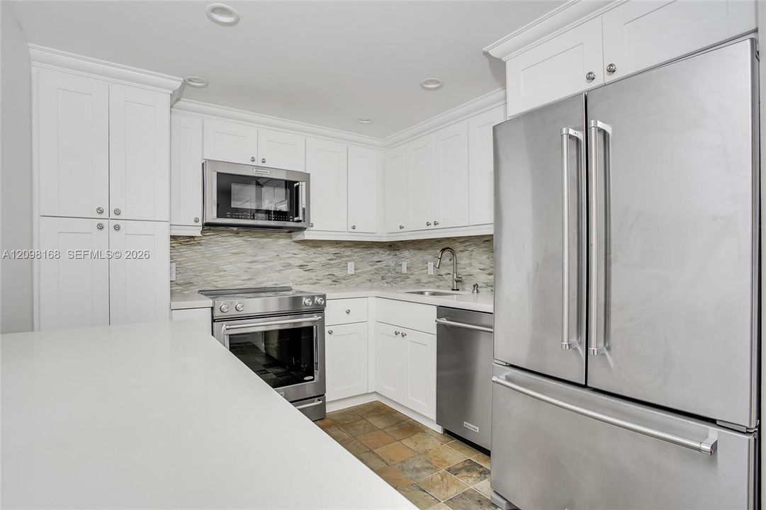 For Rent: $4,950 (2 beds, 2 baths, 1411 Square Feet)