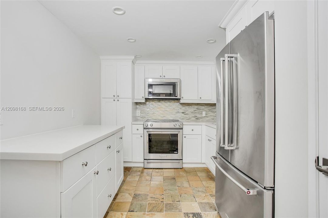 For Rent: $4,950 (2 beds, 2 baths, 1411 Square Feet)