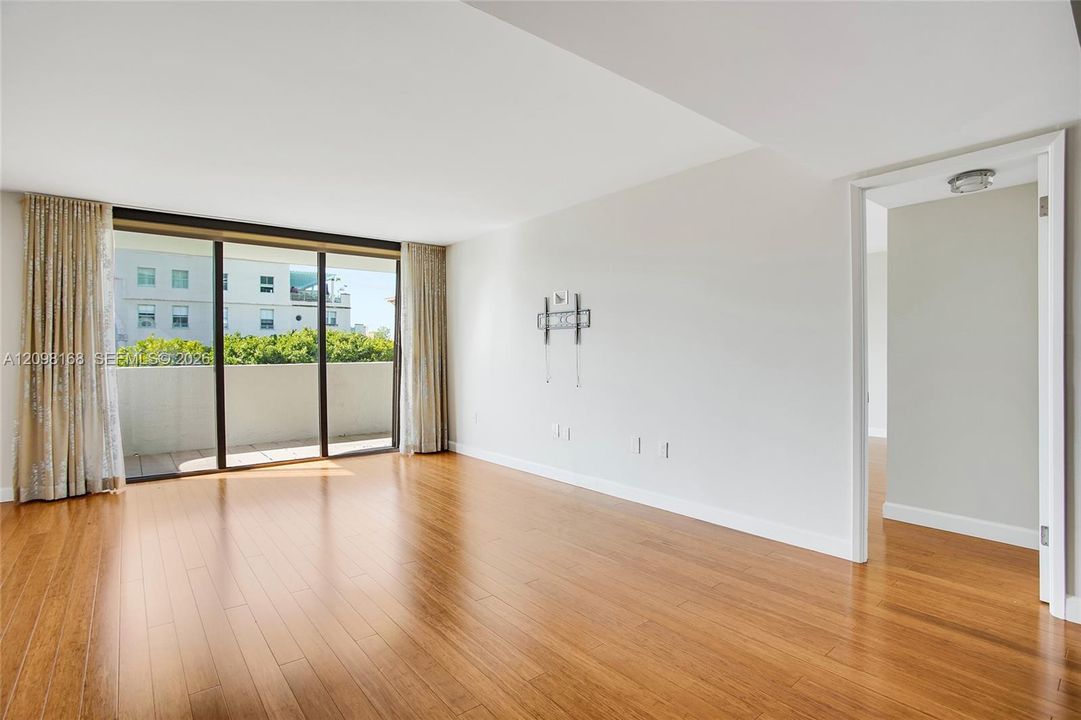 For Rent: $4,950 (2 beds, 2 baths, 1411 Square Feet)