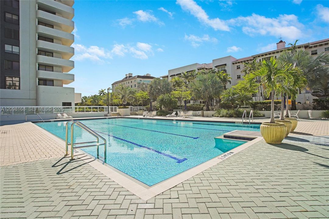 For Rent: $4,950 (2 beds, 2 baths, 1411 Square Feet)