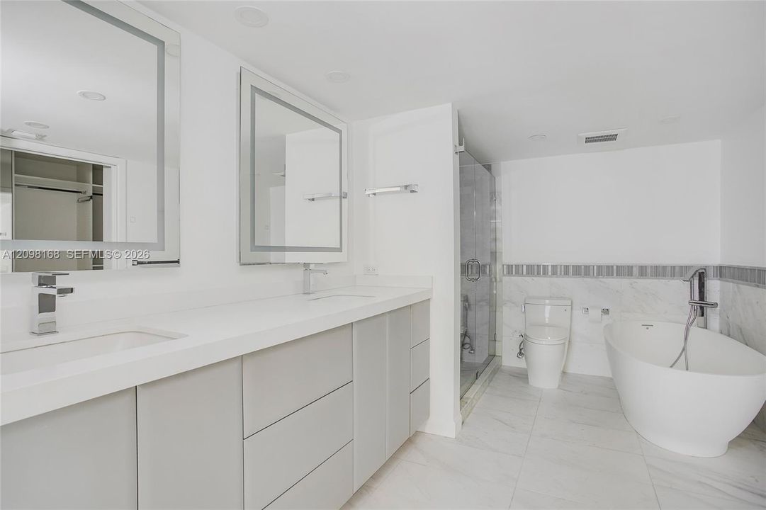 For Rent: $4,950 (2 beds, 2 baths, 1411 Square Feet)