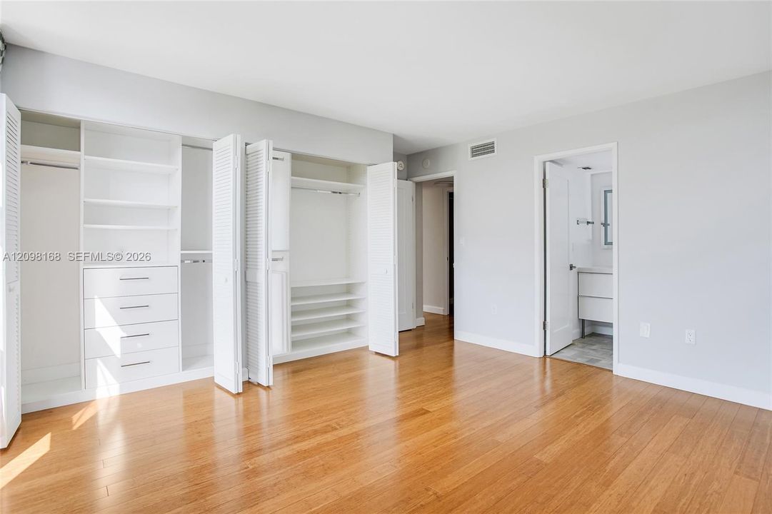 For Rent: $4,950 (2 beds, 2 baths, 1411 Square Feet)