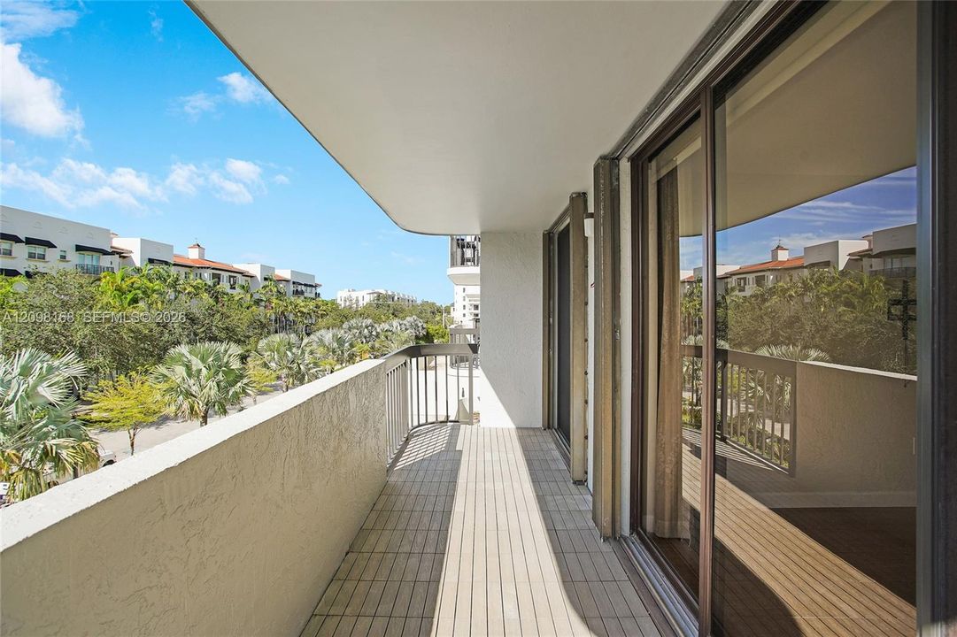 For Rent: $4,950 (2 beds, 2 baths, 1411 Square Feet)