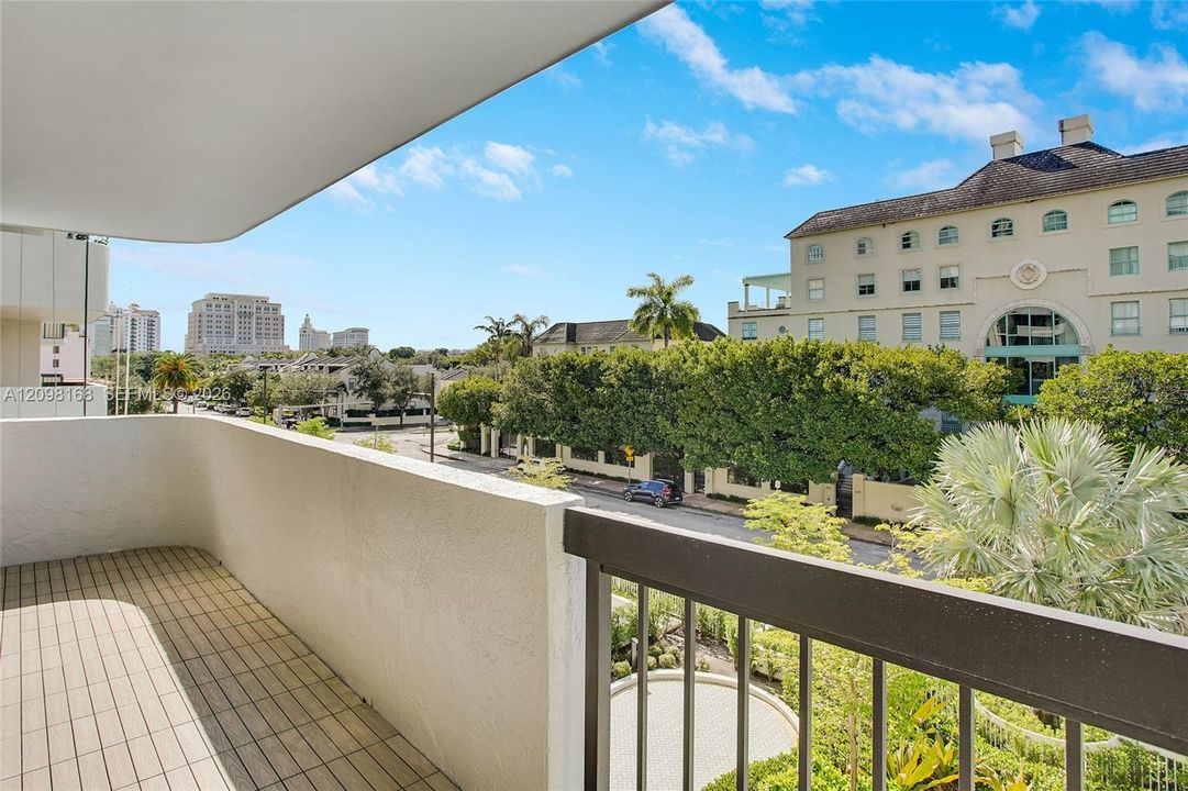 For Rent: $4,950 (2 beds, 2 baths, 1411 Square Feet)