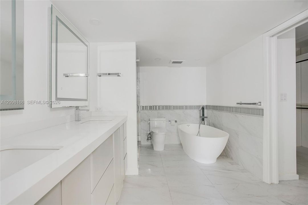 For Rent: $4,950 (2 beds, 2 baths, 1411 Square Feet)
