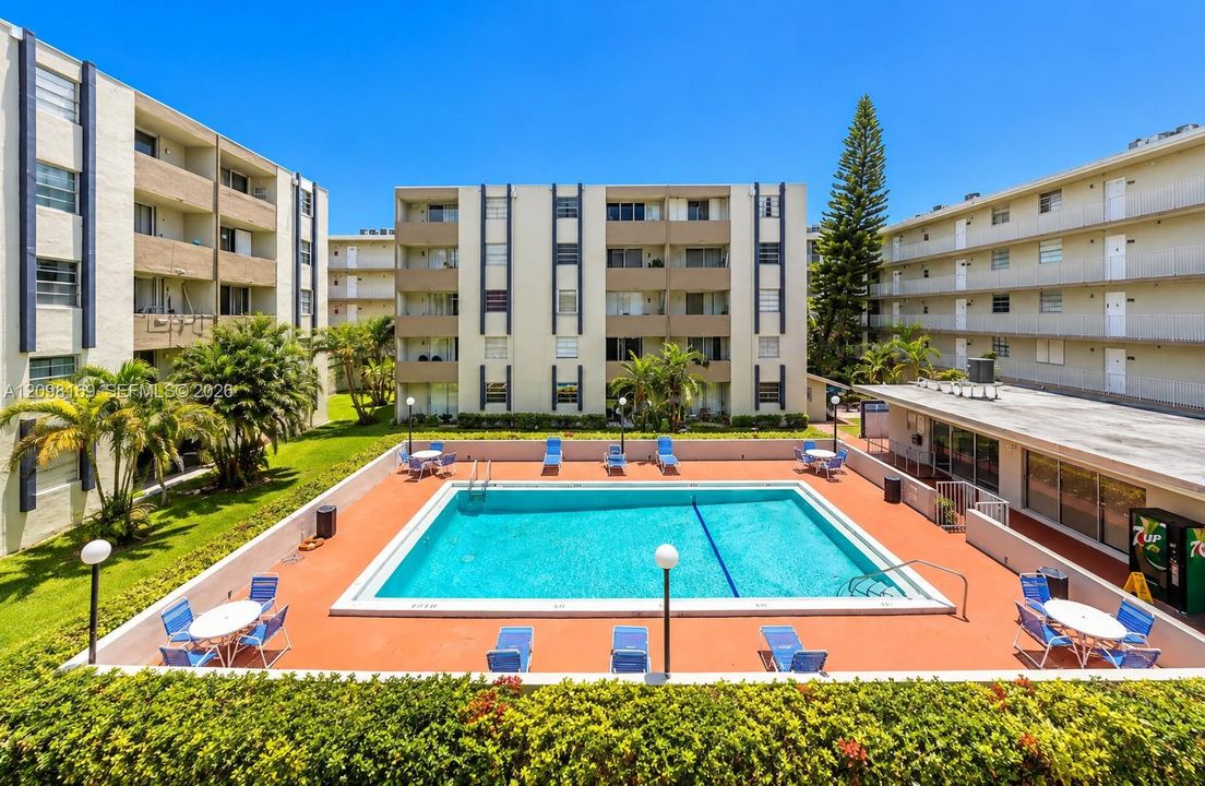 For Rent: $2,100 (2 beds, 2 baths, 960 Square Feet)