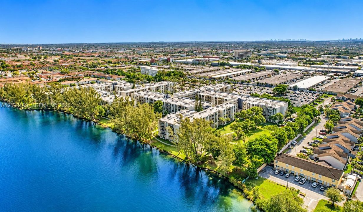 For Rent: $2,100 (2 beds, 2 baths, 960 Square Feet)