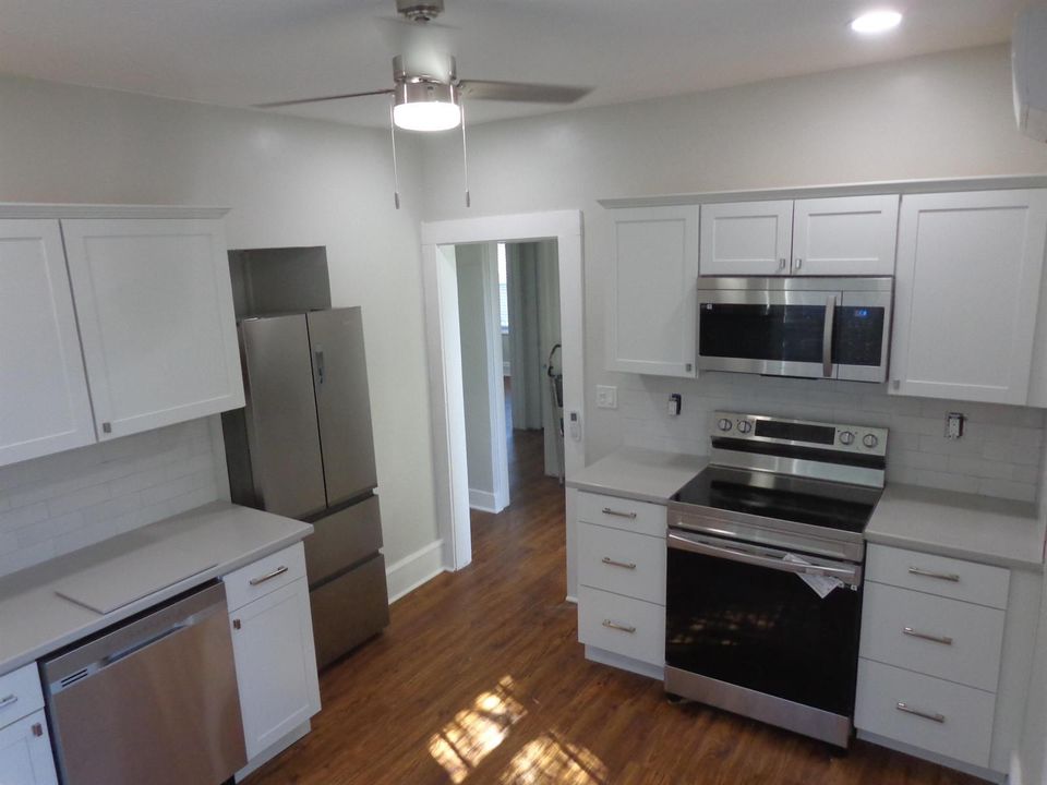 209 Kitchen 1