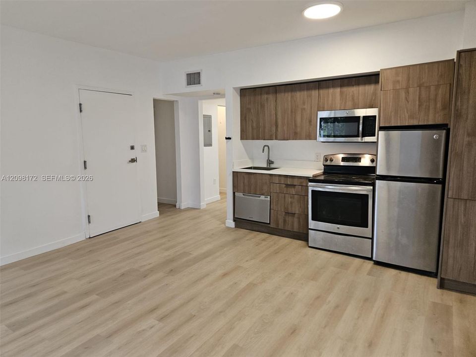 For Rent: $2,200 (1 beds, 1 baths, 521 Square Feet)