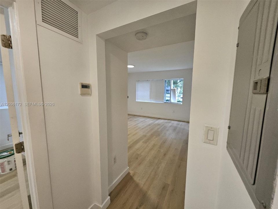For Rent: $2,200 (1 beds, 1 baths, 521 Square Feet)