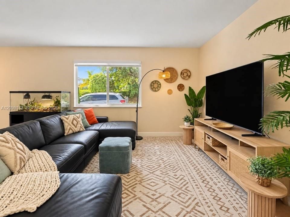 For Sale: $979,000 (3 beds, 2 baths, 1599 Square Feet)