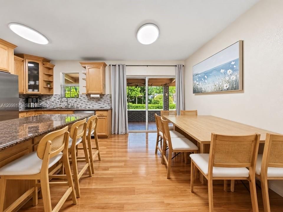 For Sale: $979,000 (3 beds, 2 baths, 1599 Square Feet)