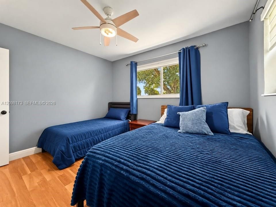 For Sale: $979,000 (3 beds, 2 baths, 1599 Square Feet)