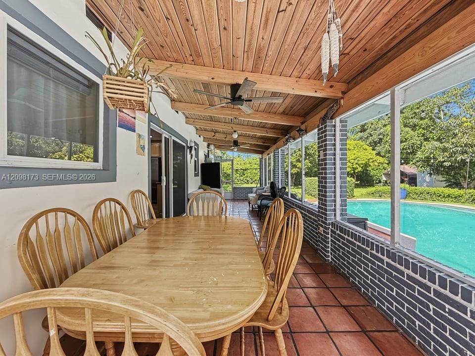 For Sale: $979,000 (3 beds, 2 baths, 1599 Square Feet)