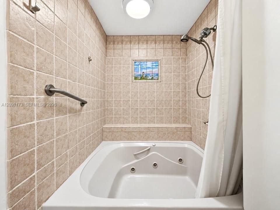 For Sale: $979,000 (3 beds, 2 baths, 1599 Square Feet)