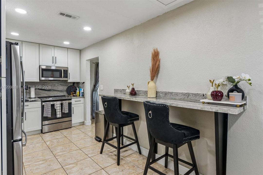 For Sale: $639,999 (3 beds, 2 baths, 1718 Square Feet)