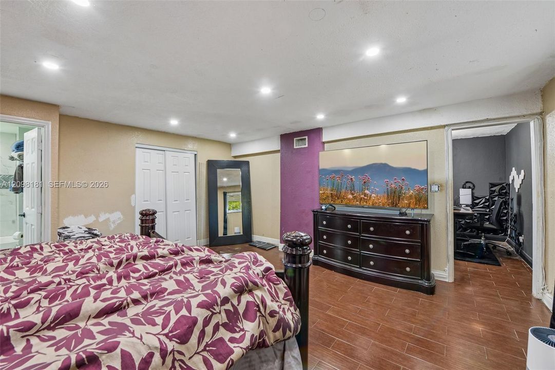 For Sale: $639,999 (3 beds, 2 baths, 1718 Square Feet)