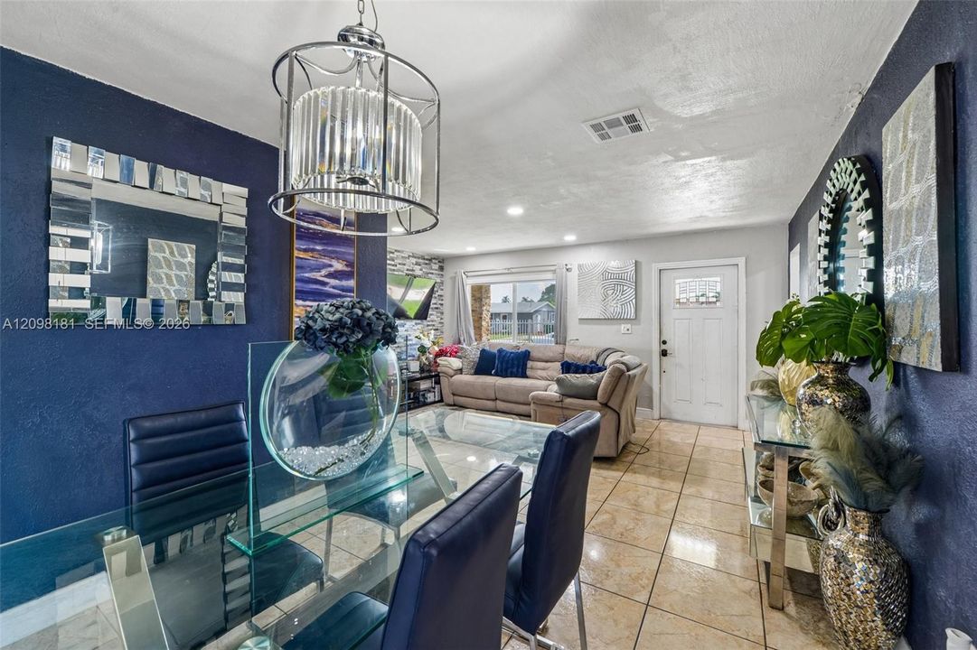 For Sale: $639,999 (3 beds, 2 baths, 1718 Square Feet)