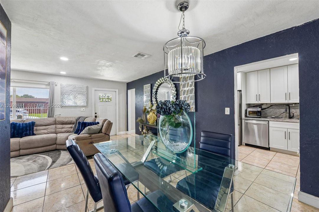 For Sale: $639,999 (3 beds, 2 baths, 1718 Square Feet)