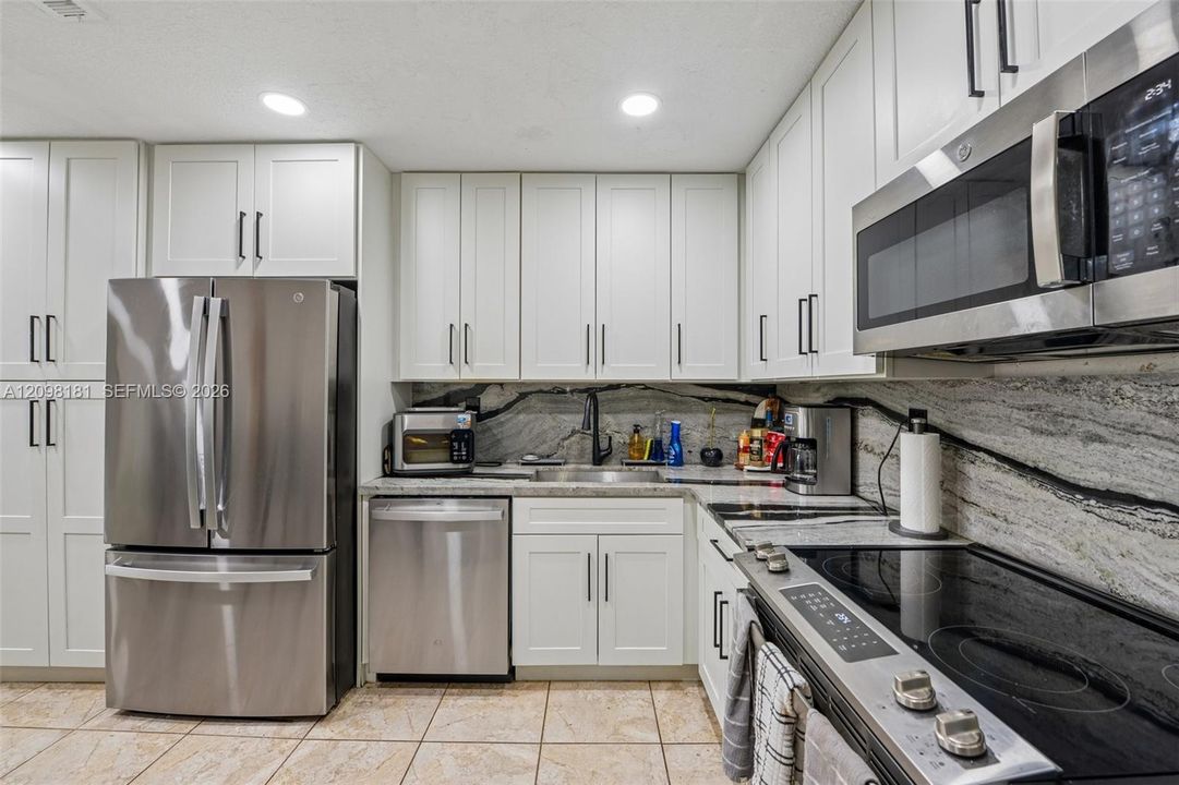 For Sale: $639,999 (3 beds, 2 baths, 1718 Square Feet)