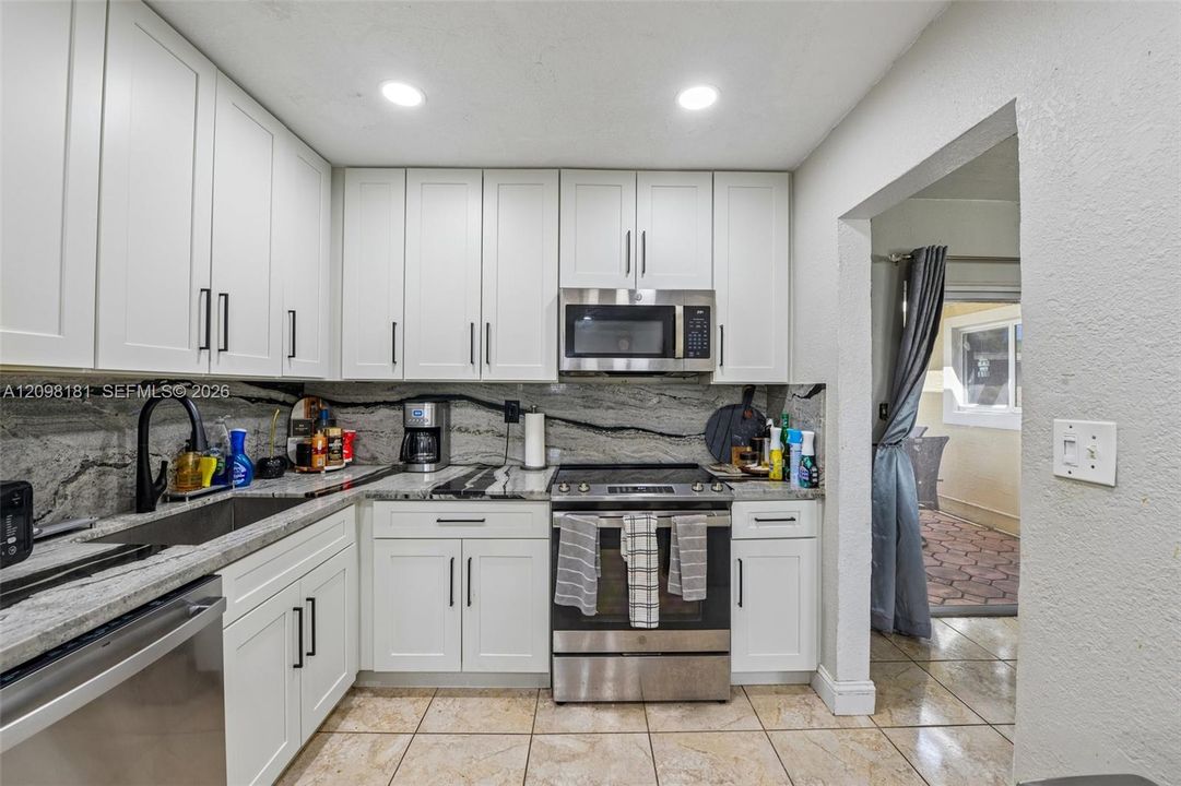 For Sale: $639,999 (3 beds, 2 baths, 1718 Square Feet)