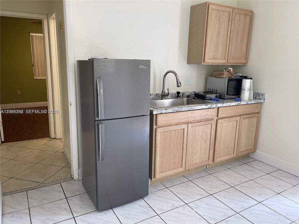 For Rent: $1,500 (1 beds, 1 baths, 1860 Square Feet)