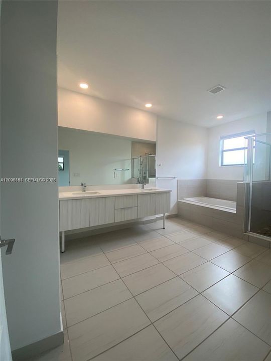For Sale: $840,000 (3 beds, 2 baths, 2100 Square Feet)