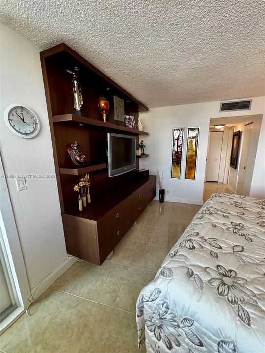 На продажу: $375,000 (2 спален, 2 ванн, 1420 Квадратных фут)