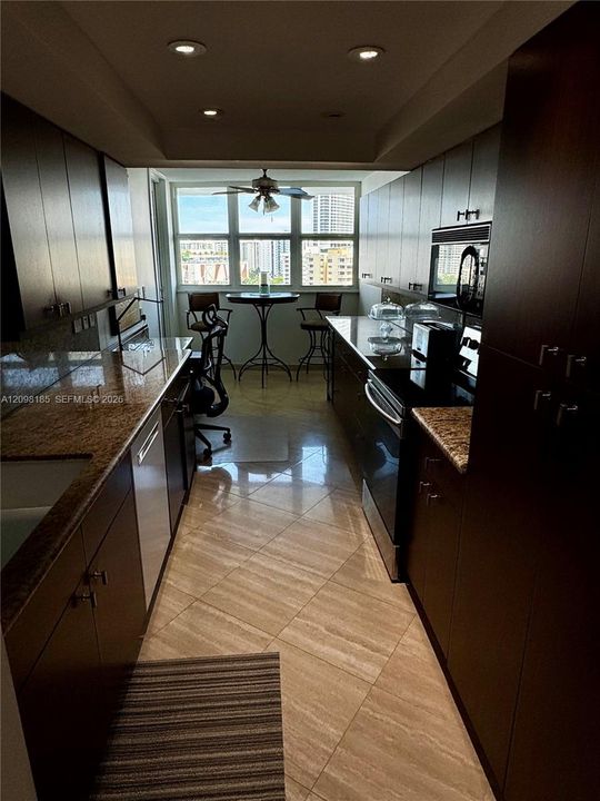 На продажу: $375,000 (2 спален, 2 ванн, 1420 Квадратных фут)