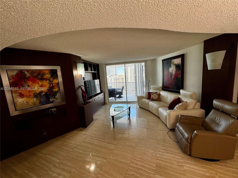 На продажу: $375,000 (2 спален, 2 ванн, 1420 Квадратных фут)