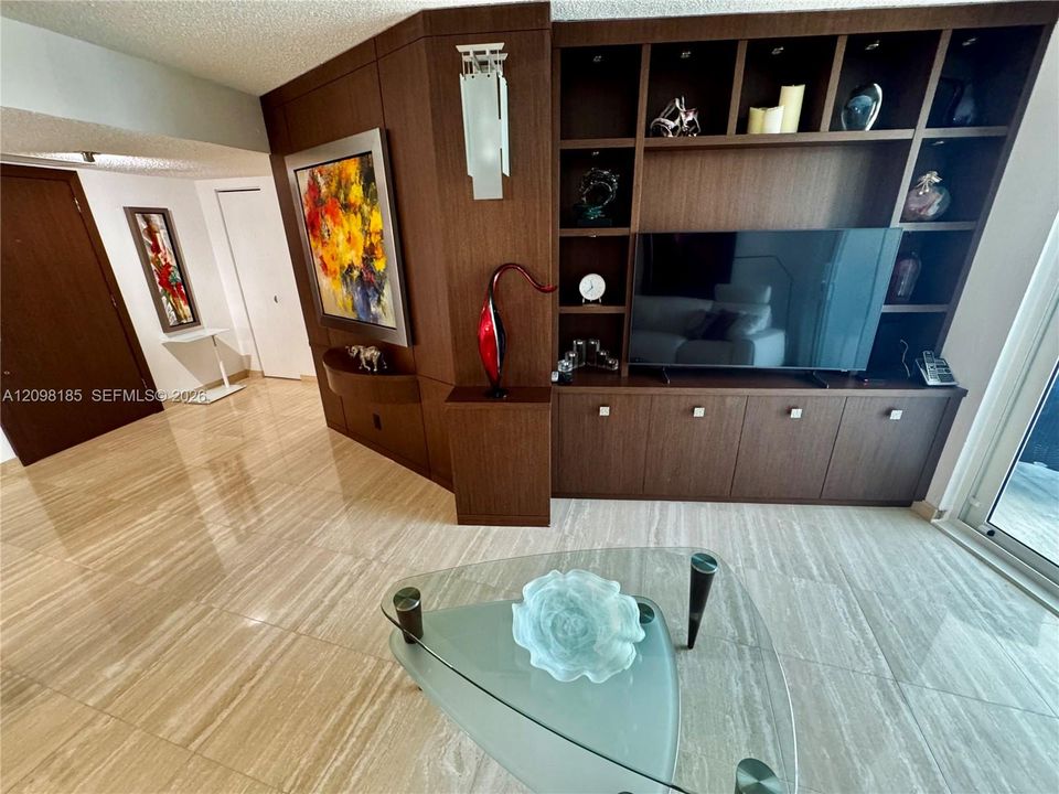 На продажу: $375,000 (2 спален, 2 ванн, 1420 Квадратных фут)