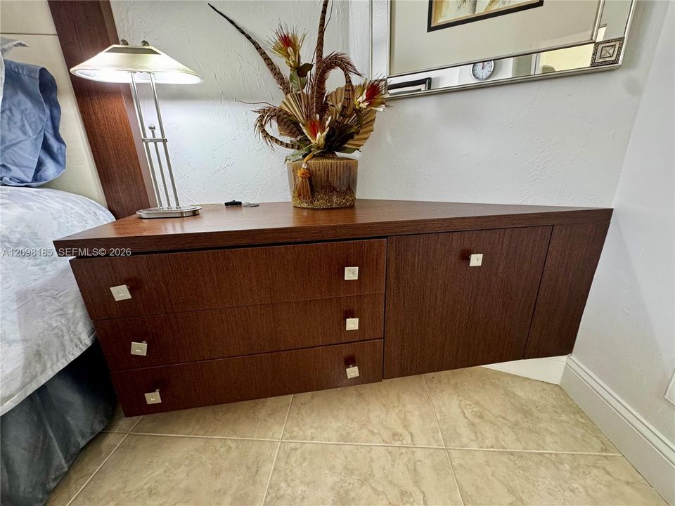 На продажу: $375,000 (2 спален, 2 ванн, 1420 Квадратных фут)