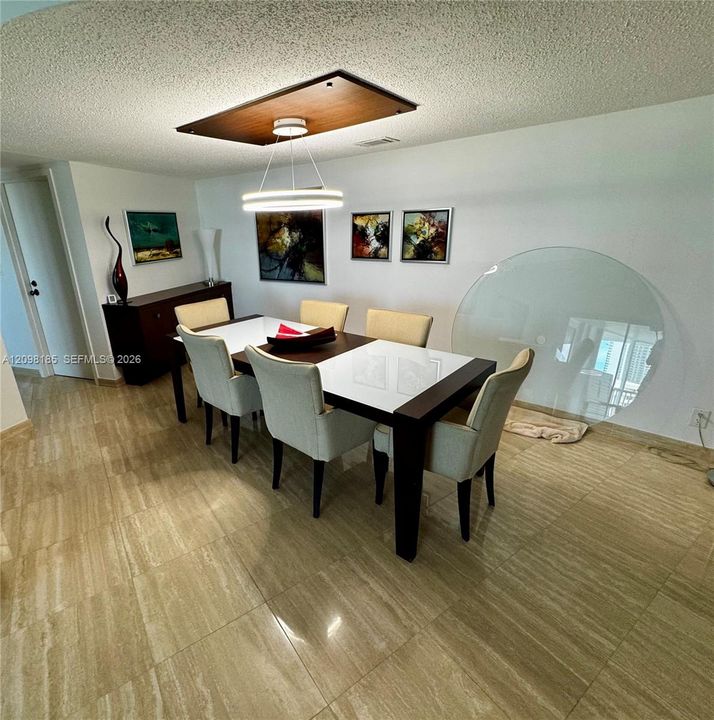 На продажу: $375,000 (2 спален, 2 ванн, 1420 Квадратных фут)