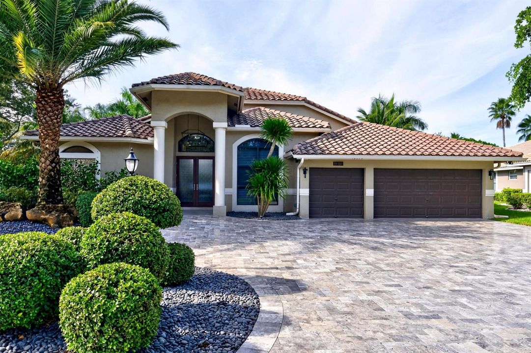 005-006-Front of Home-4000x2666