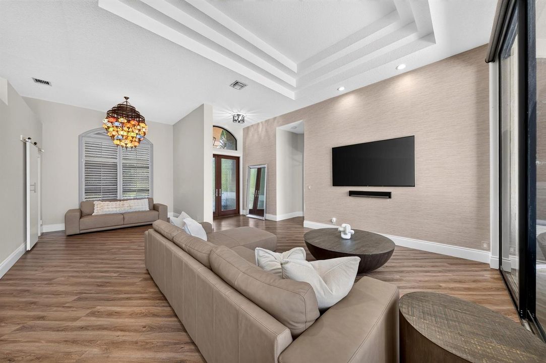 010-057-Living Room-4000x2662