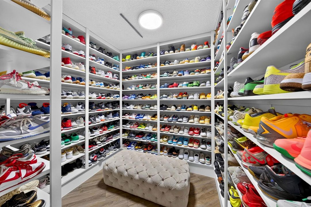 012-023-Closet-4000x2666