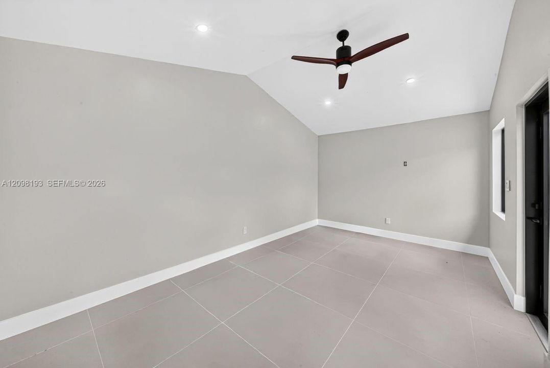 For Sale: $850,000 (5 beds, 3 baths, 2442 Square Feet)