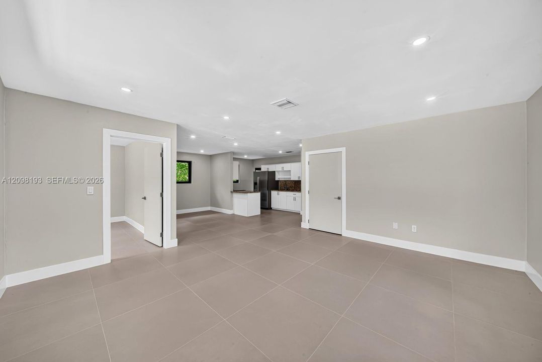 For Sale: $850,000 (5 beds, 3 baths, 2442 Square Feet)